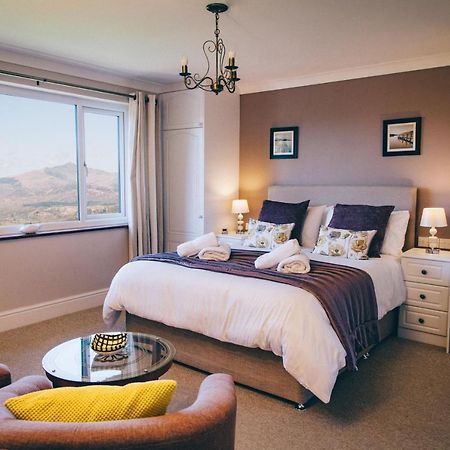 Ferlas Bed And Breakfast Penrhyndeudreath Extérieur photo