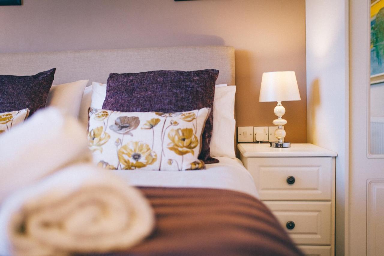Ferlas Bed And Breakfast Penrhyndeudreath Extérieur photo