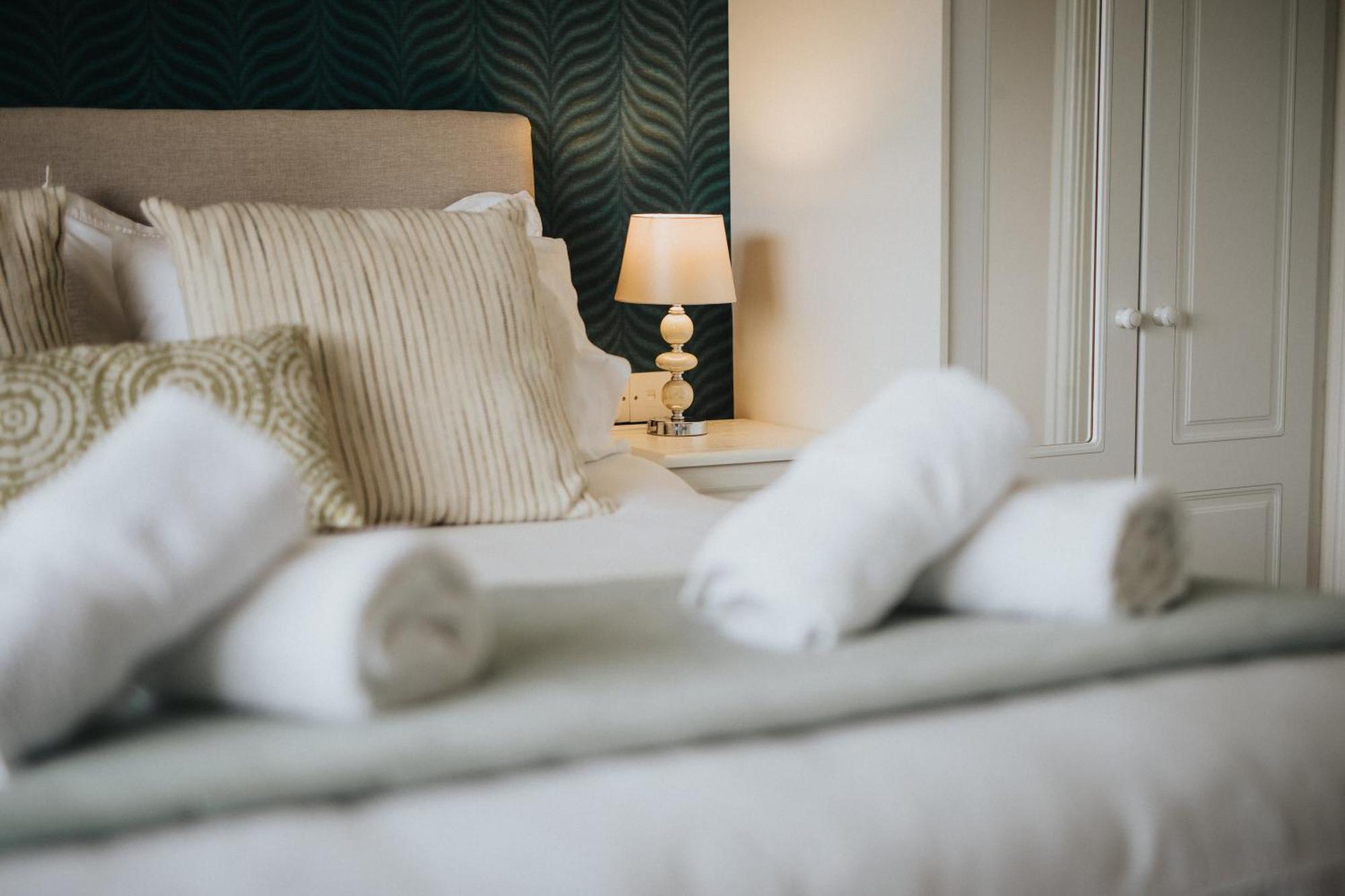 Ferlas Bed And Breakfast Penrhyndeudreath Extérieur photo